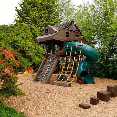 Deluxe 4 Or 5 Bed House With Hot Tub, Cinema Room Sleeps 15 Saffron Walden Exteriér fotografie