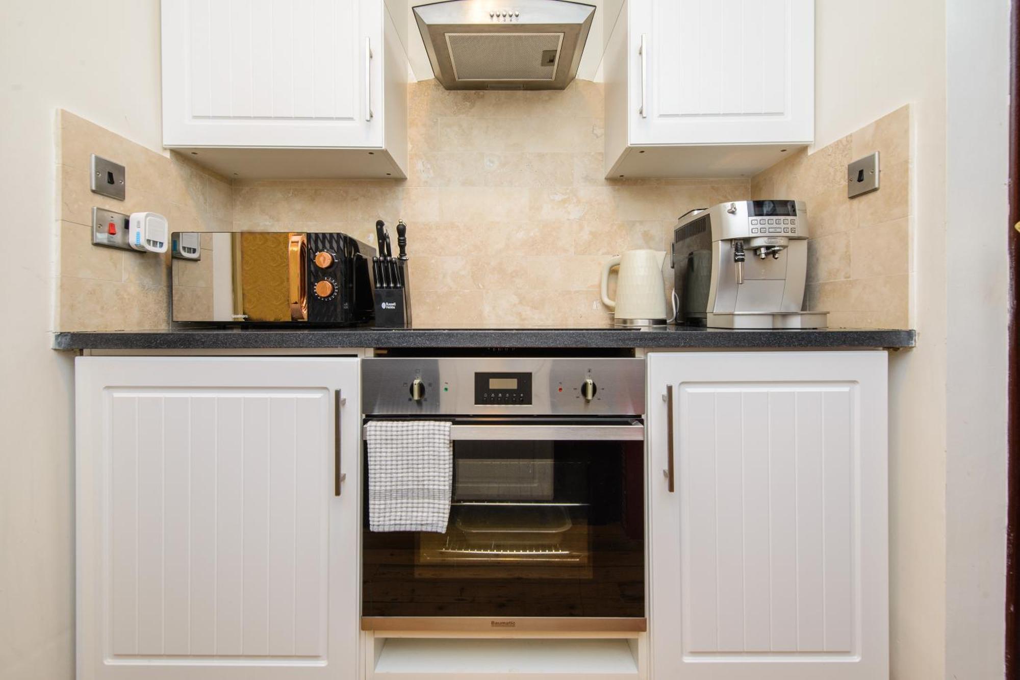 Deluxe 4 Or 5 Bed House With Hot Tub, Cinema Room Sleeps 15 Saffron Walden Exteriér fotografie