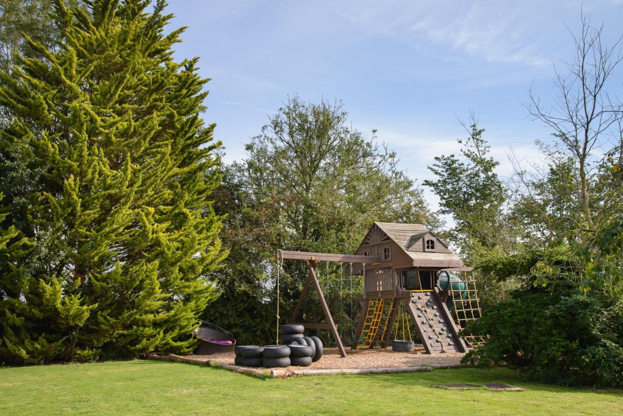 Deluxe 4 Or 5 Bed House With Hot Tub, Cinema Room Sleeps 15 Saffron Walden Exteriér fotografie