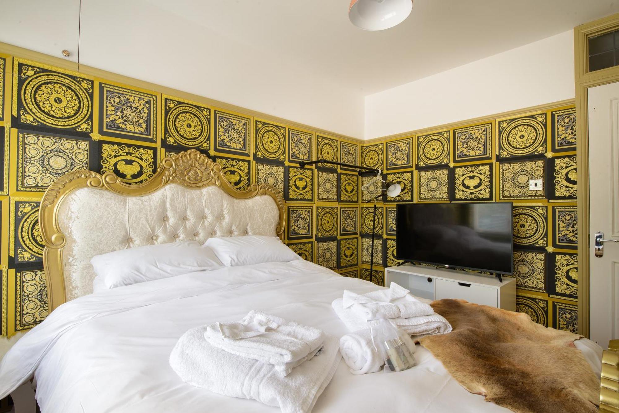 Deluxe 4 Or 5 Bed House With Hot Tub, Cinema Room Sleeps 15 Saffron Walden Exteriér fotografie