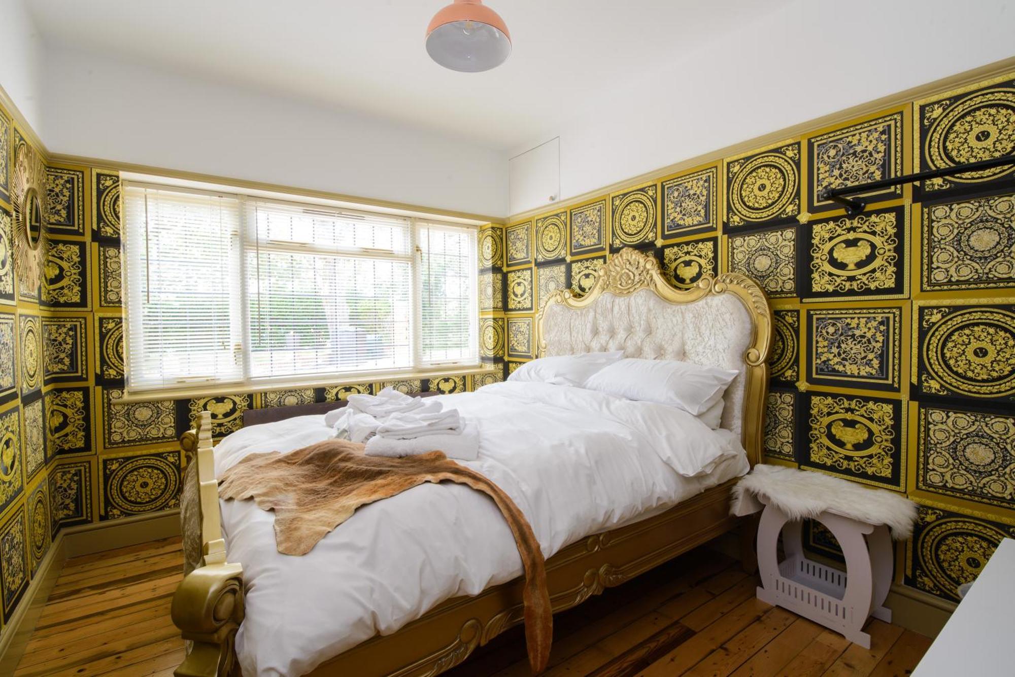 Deluxe 4 Or 5 Bed House With Hot Tub, Cinema Room Sleeps 15 Saffron Walden Exteriér fotografie