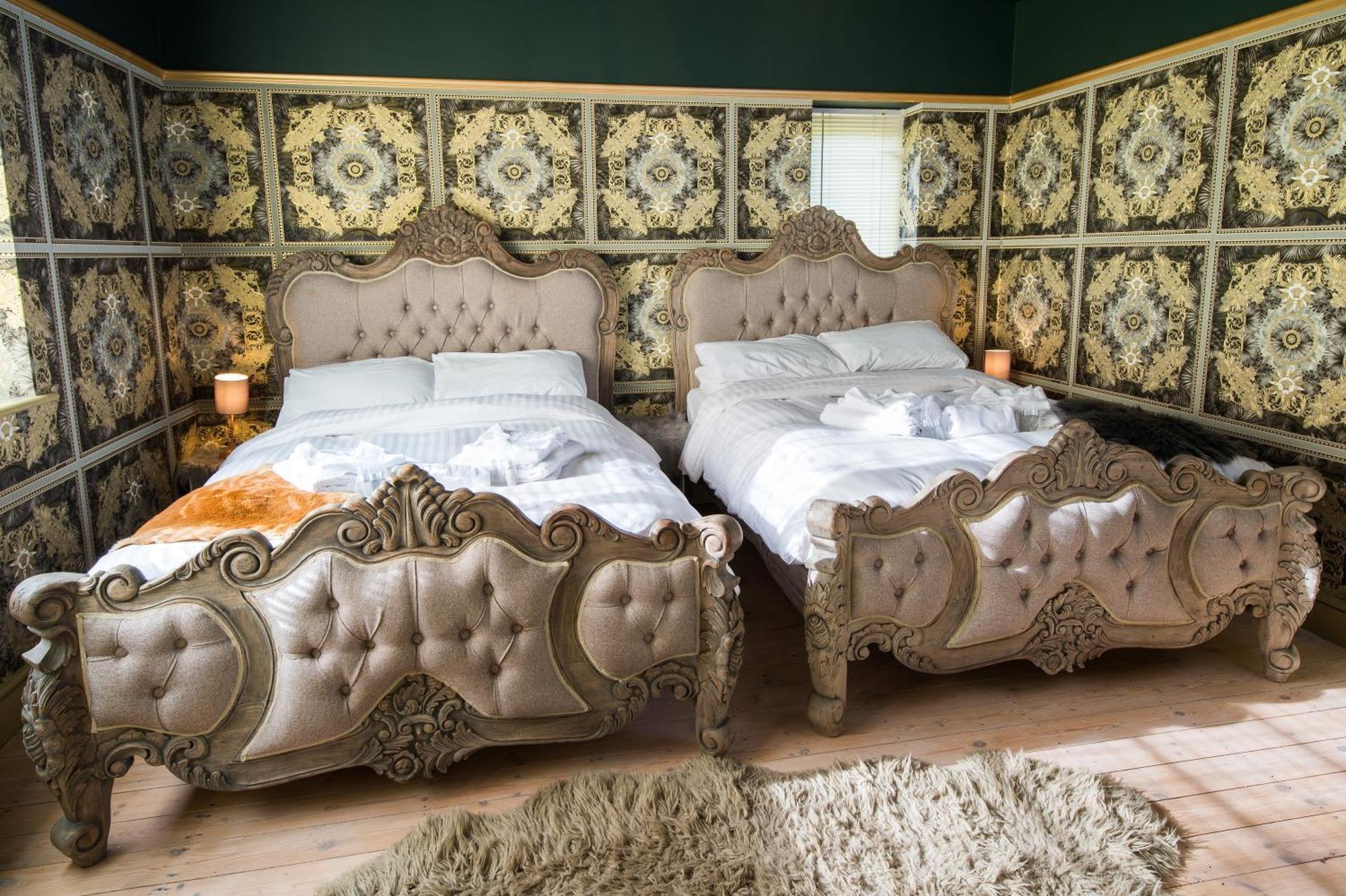 Deluxe 4 Or 5 Bed House With Hot Tub, Cinema Room Sleeps 15 Saffron Walden Exteriér fotografie