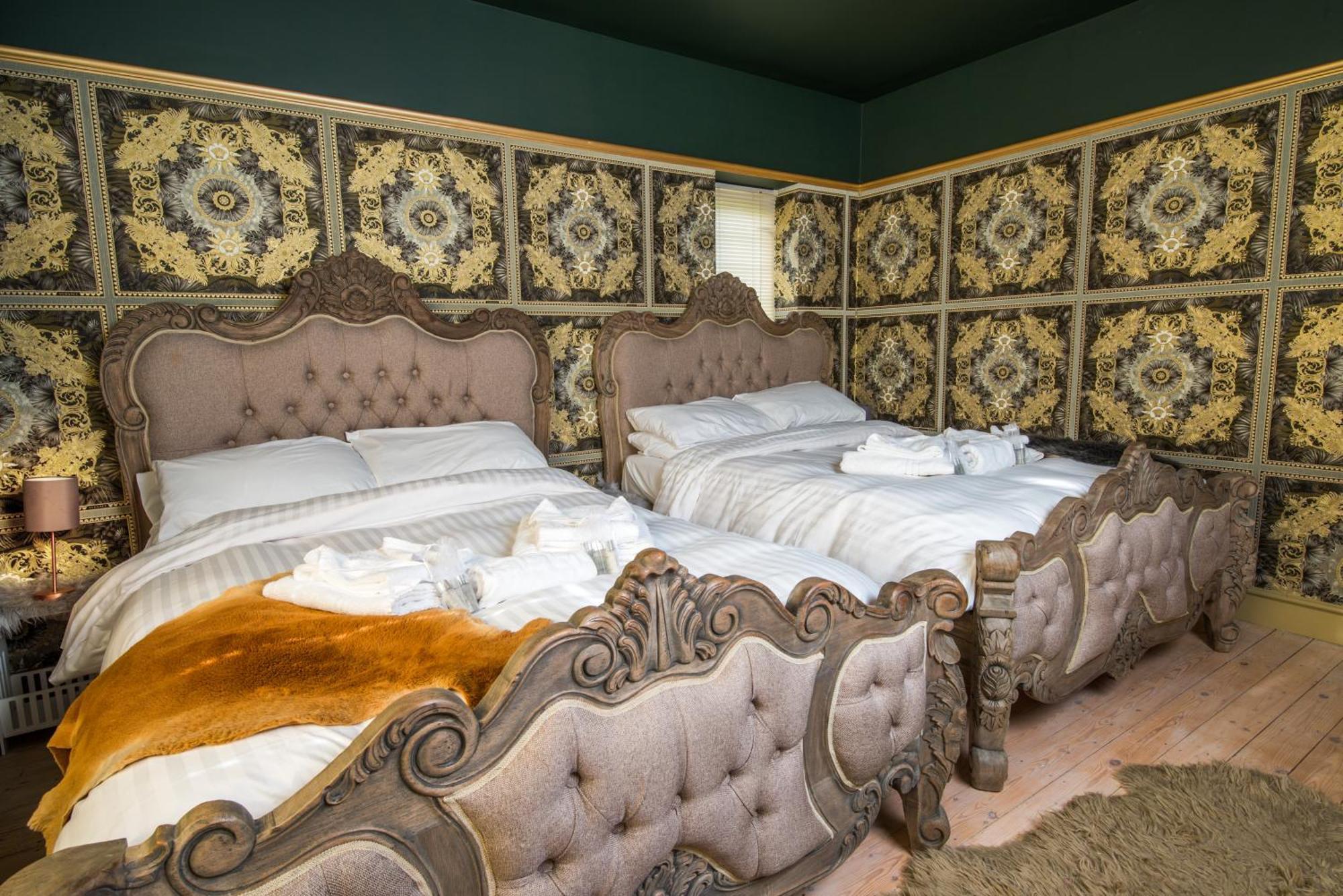 Deluxe 4 Or 5 Bed House With Hot Tub, Cinema Room Sleeps 15 Saffron Walden Exteriér fotografie